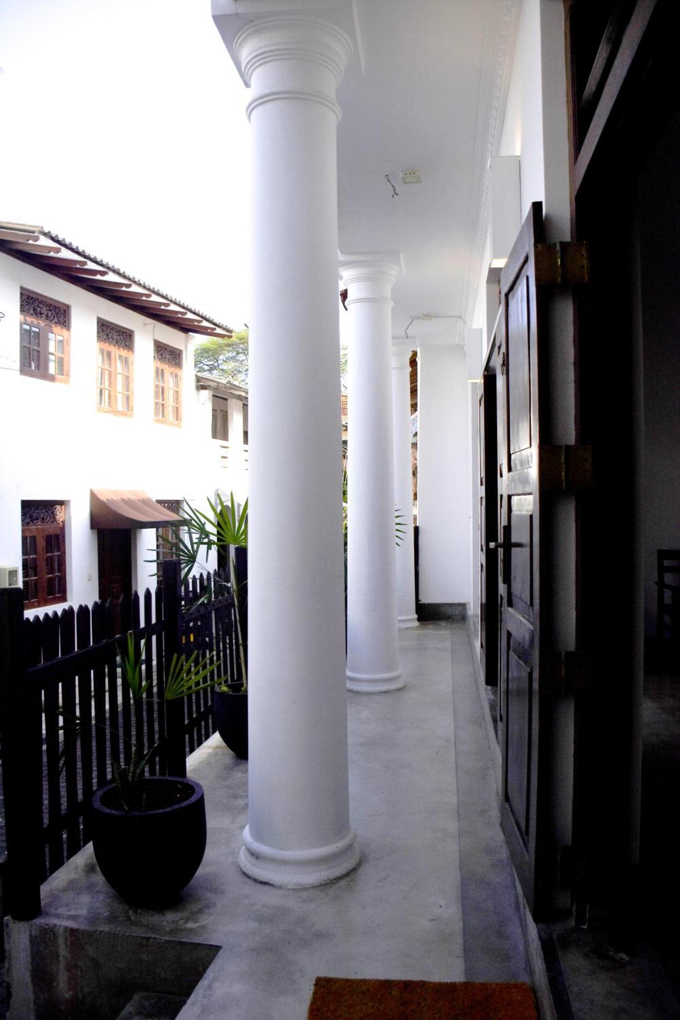 The Entrance Galle Fort Екстериор снимка